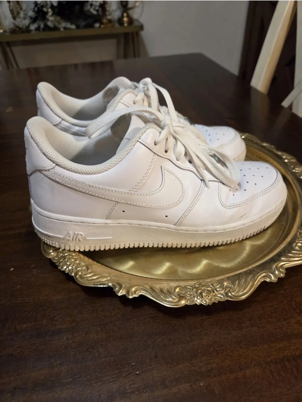 classic white Nike Air Force 1 sneakers Womens Size 8